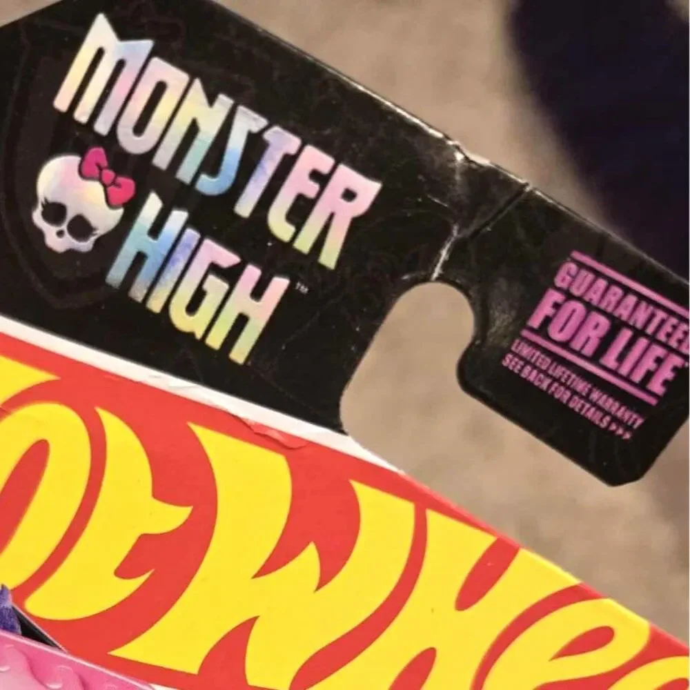 Hot Wheels Monster High Ghoul Mobile – Black Purple Pink Die-Cast (New)